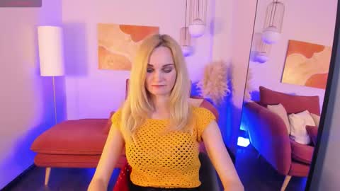 Sara online show from September 18, 1:31 pm