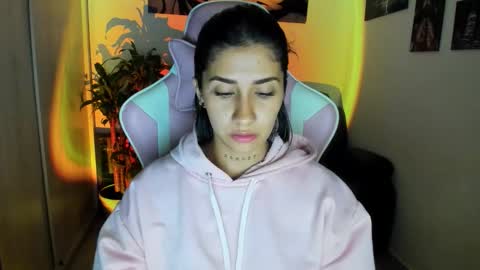 saratukkerr online show from November 4, 3:22 am