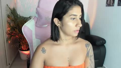 saratukkerr online show from December 16, 4:51 am