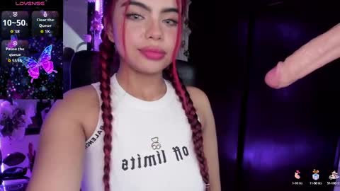 saray__jones online show from September 12, 3:19 pm