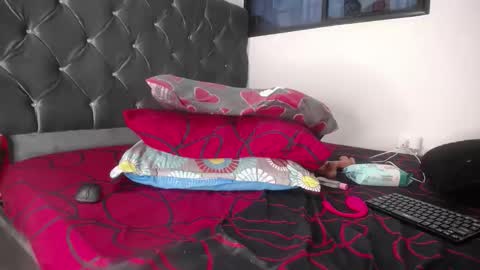 sara online show from November 28, 4:43 pm