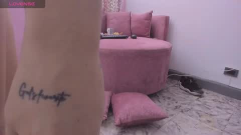 Snapshot of sarenlux chatting on October 7, 12:20 pm Baby Saren online show from October 7, 12:20 pm