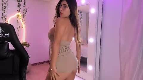 Snapshot of sarima420 chatting on October 18, 11:17 pm Sara online show from October 18, 11:17 pm