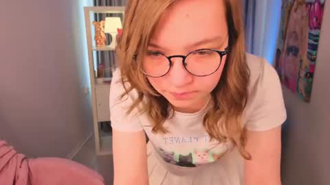 Lia online show from July 31, 1:23 pm