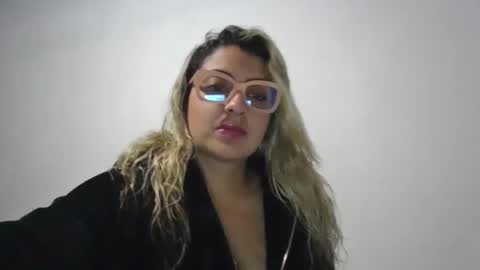 sarissmunera online show from March 6, 3:02 am