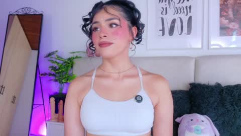 Sara online show from May 20, 9:45 pm