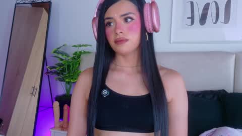 Sara online show from May 30, 9:22 pm