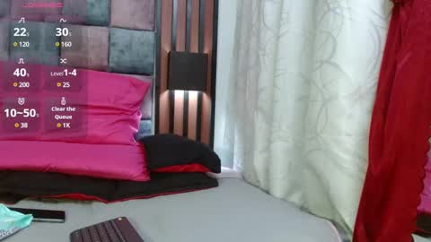 Snapshot of sarra_restrepooo chatting on March 4, 10:35 am sara online show from March 4, 10:35 am