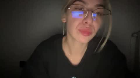 Snapshot of sarrah_rossy chatting on January 7, 10:08 pm Sarrah online show from January 7, 10:08 pm