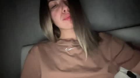 Snapshot of sarrah_rossy chatting on September 14, 9:34 pm Sarrah online show from September 14, 9:34 pm