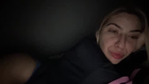 Snapshot of sarrah_rossy chatting on January 28, 10:56 pm Sarrah online show from January 28, 10:56 pm