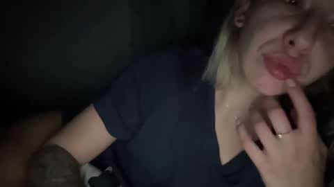 Snapshot of sarrah_rossy chatting on January 28, 2:21 am Sarrah online show from January 28, 2:21 am