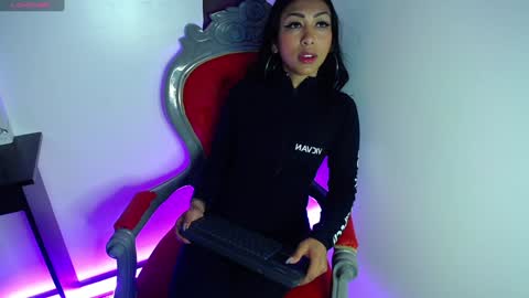 Snapshot of sasha_brattz chatting on December 14, 9:56 pm Sasha Brattz online show from December 14, 9:56 pm