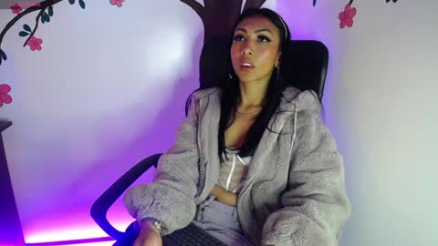 Snapshot of sasha_brattz chatting on December 19, 5:07 am Sasha Brattz online show from December 19, 5:07 am