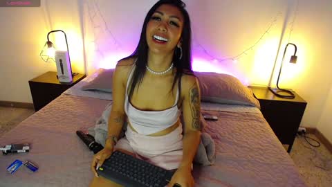 Snapshot of sasha_brattz chatting on December 17, 4:34 am Sasha Brattz online show from December 17, 4:34 am