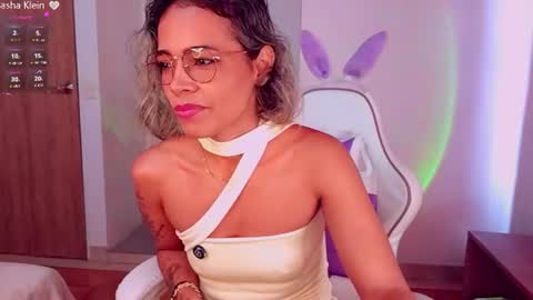 Sasha Klein online show from July 19, 1:13 pm
