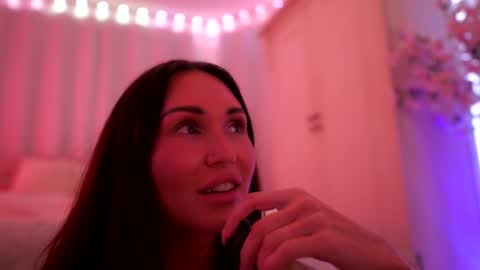 sashawest_official online show from July 7, 11:40 pm