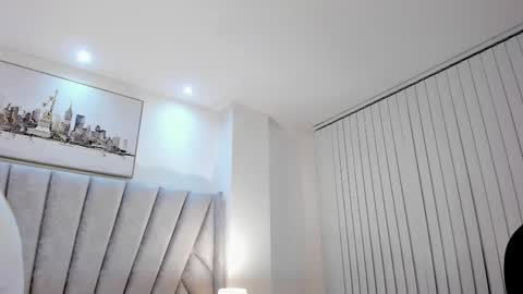 saskia litt online show from November 23, 8:49 am