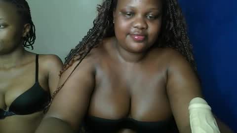Snapshot of sassie_bee chatting on October 3, 6:46 pm sassie_bee online show from October 3, 6:46 pm