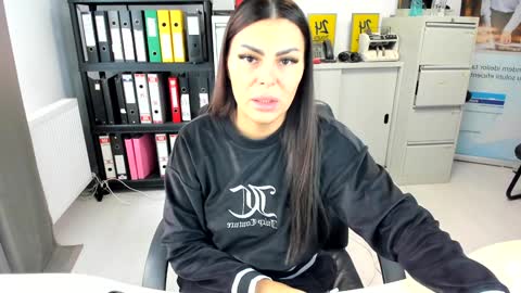 sassytiff online show from September 26, 10:57 am