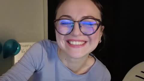 Lori online show from February 15, 6:29 pm