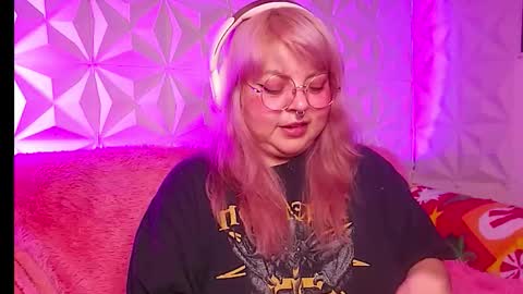 Gina George online show from January 18, 3:03 am