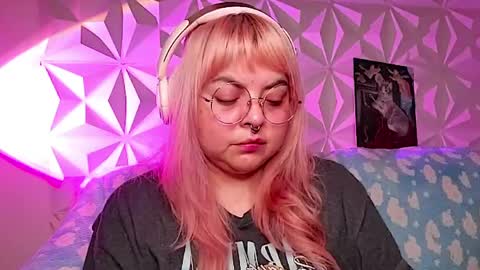 Gina George online show from April 20, 11:08 pm