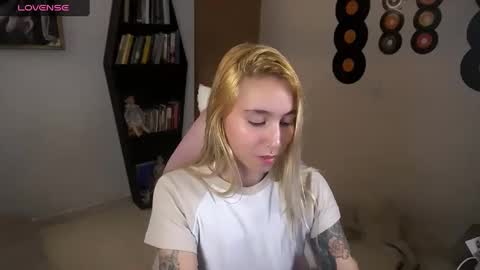 I AM JENN  online show from September 21, 2:54 am