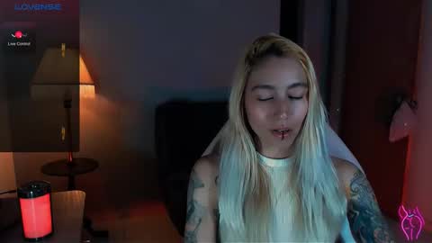 I AM JENN  online show from December 8, 10:47 pm