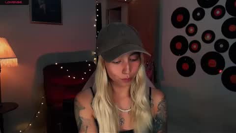 I AM JENN  online show from February 22, 3:01 am