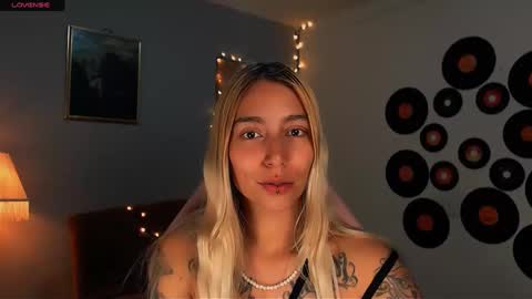 I AM JENN  online show from February 28, 2:42 am