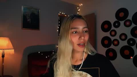 I AM JENN  online show from February 23, 11:21 pm