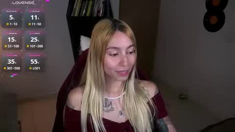 I AM JENN  online show from October 25, 4:09 am