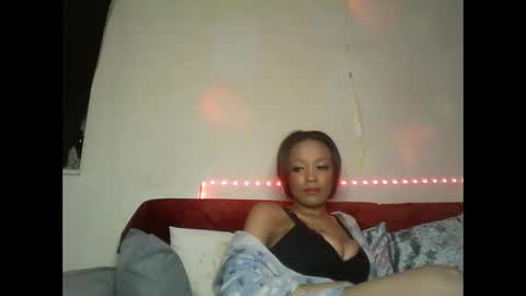 Snapshot of saucy_shanice chatting on February 13, 7:21 pm Shaniiice online show from February 13, 7:21 pm