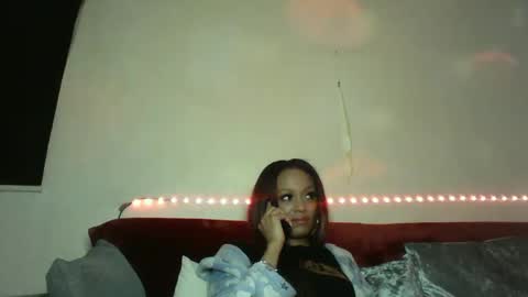 Snapshot of saucy_shanice chatting on January 24, 8:00 pm Shaniiice online show from January 24, 8:00 pm