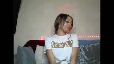 Snapshot of saucy_shanice chatting on February 6, 1:05 am Shaniiice online show from February 6, 1:05 am