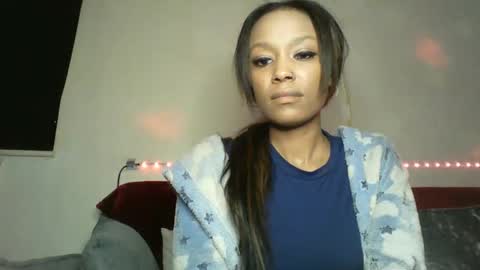 Snapshot of saucy_shanice chatting on January 12, 6:37 pm Shaniiice online show from January 12, 6:37 pm