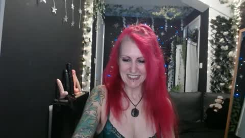 Snapshot of saucysky chatting on January 16, 9:19 pm SaucySky online show from January 16, 9:19 pm