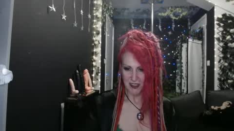 Snapshot of saucysky chatting on March 6, 9:31 pm SaucySky online show from March 6, 9:31 pm