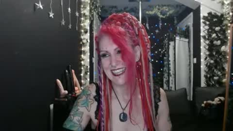 Snapshot of saucysky chatting on February 21, 8:49 pm SaucySky online show from February 21, 8:49 pm