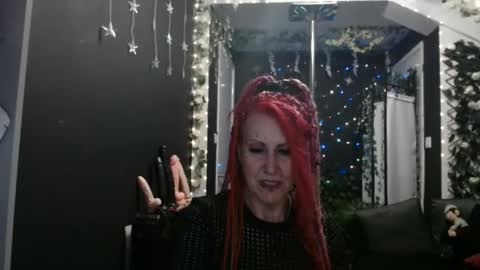 Snapshot of saucysky chatting on February 28, 9:23 pm SaucySky online show from February 28, 9:23 pm