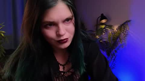 Snapshot of sauruspal chatting on October 10, 11:37 am Saurus Palmer online show from October 10, 11:37 am