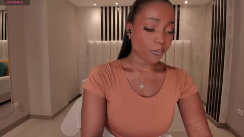 S a v a n n a h  online show from November 21, 9:39 pm