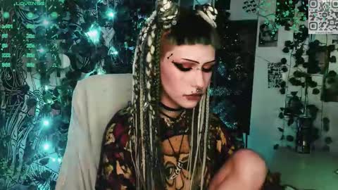 pronoun she. name Mary. age 21. online show from January 7, 11:08 pm