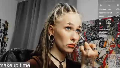 pronoun she. name Mary. age 21. online show from July 13, 10:32 pm