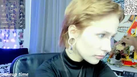 pronoun she. name Mary. age 21. online show from June 17, 5:03 pm