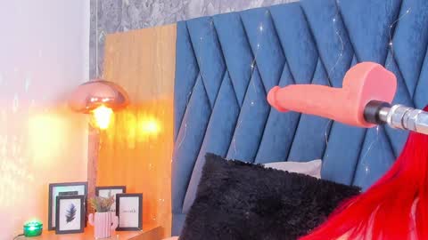 Snapshot of scarleett_jones chatting on February 2, 9:34 pm scarleett jones online show from February 2, 9:34 pm