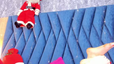Snapshot of scarleett_jones chatting on December 17, 9:49 pm scarleett jones online show from December 17, 9:49 pm