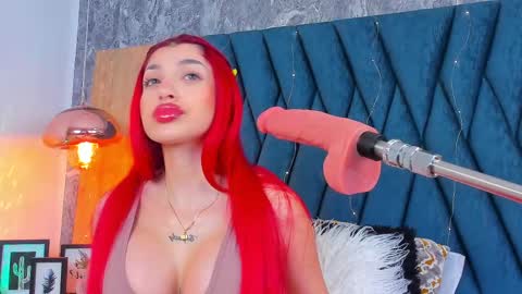 Snapshot of scarleett_jones chatting on February 20, 9:42 pm scarleett jones online show from February 20, 9:42 pm