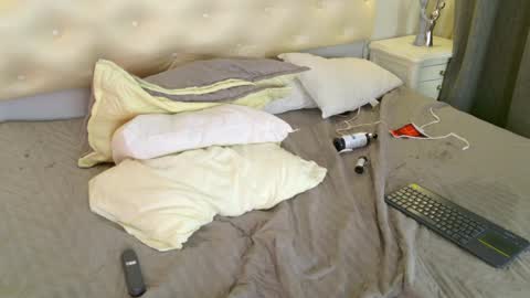 scarleettdoll online show from May 16, 1:52 am
